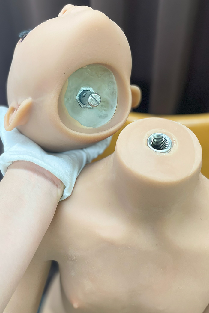 AXBDOLL 136cm A27 指の間の裂け